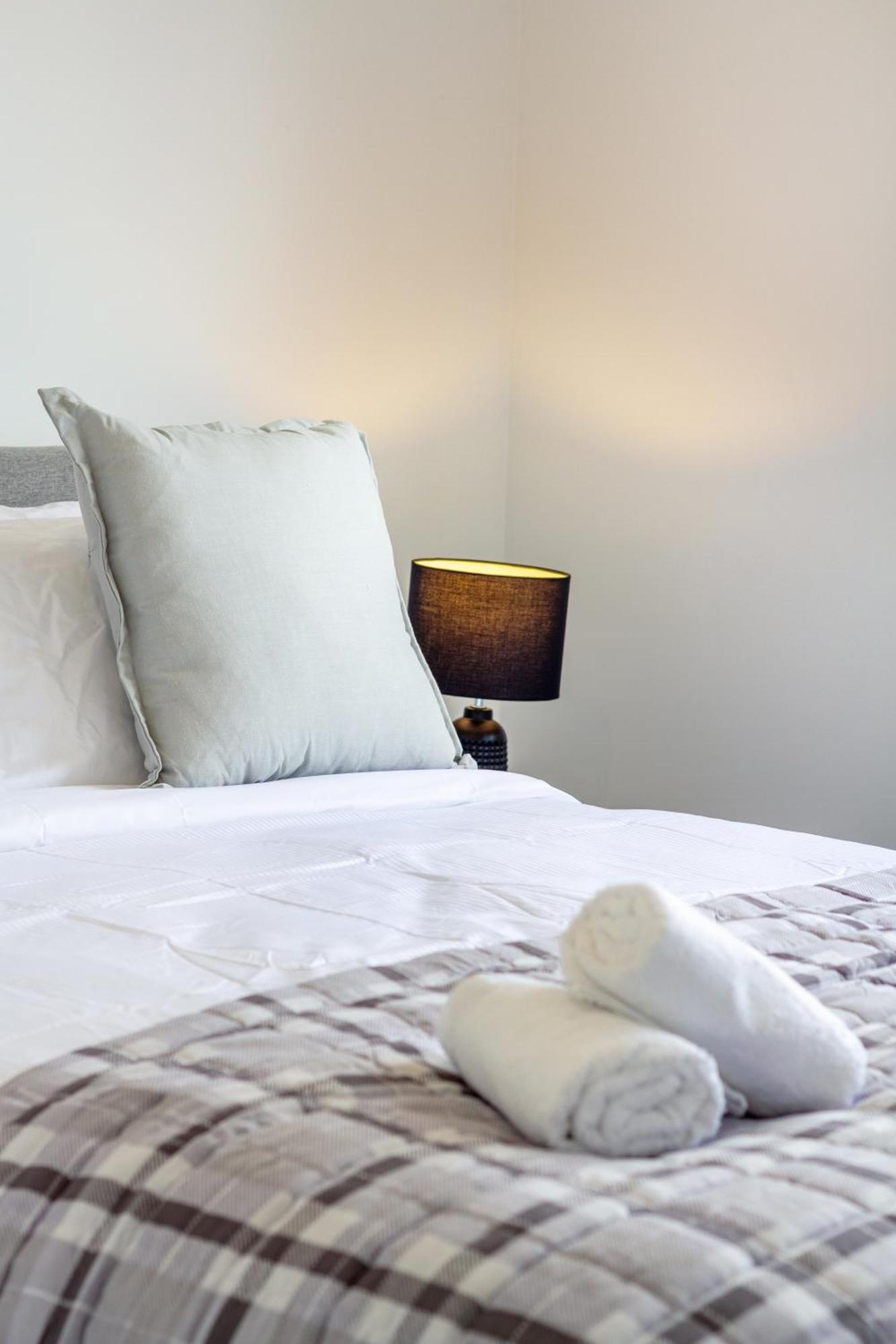 Conveniently Located 2Br Townhouse In West Akl Apartment Auckland Ngoại thất bức ảnh