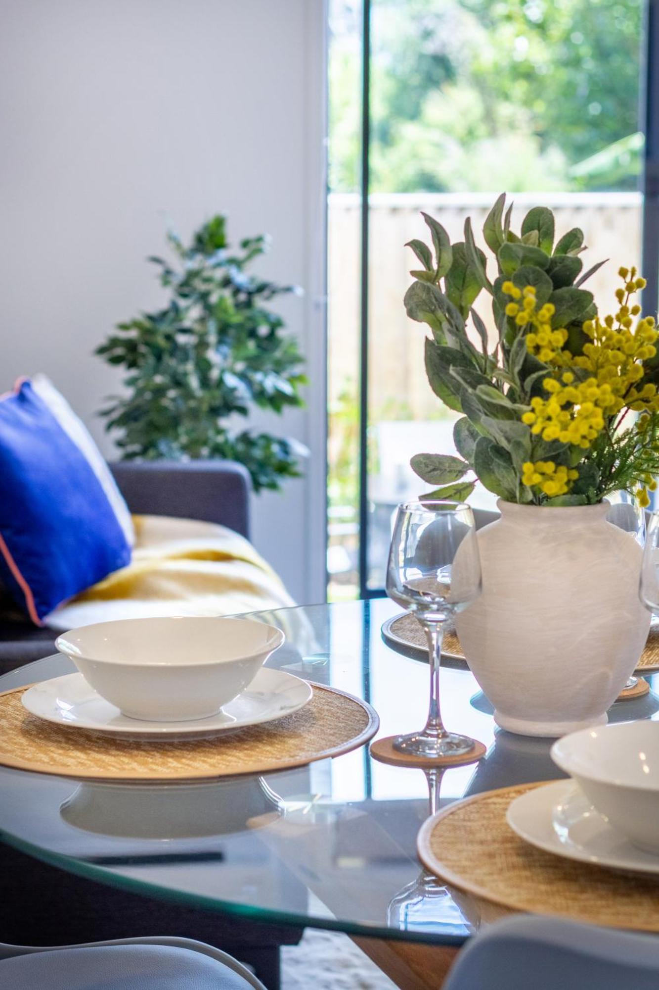Conveniently Located 2Br Townhouse In West Akl Apartment Auckland Ngoại thất bức ảnh
